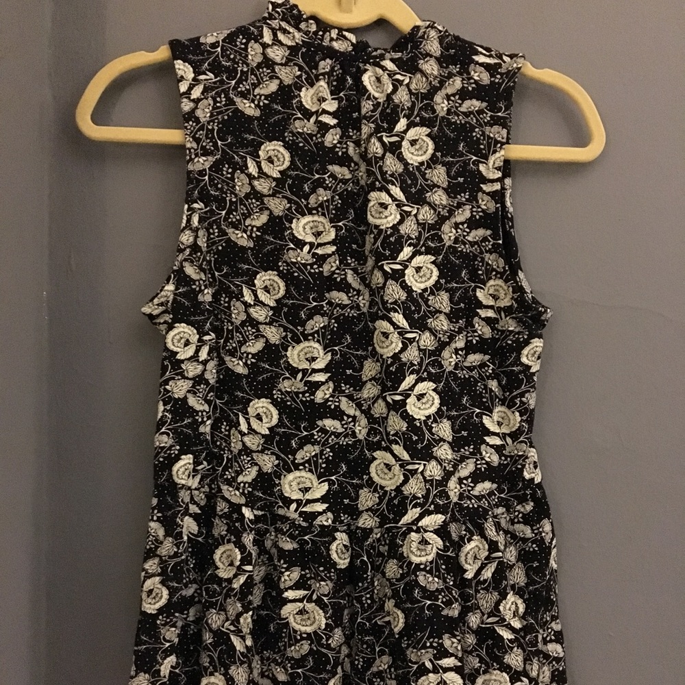 J.Crew Ruffle-Trimmed Tie-Front Top in Floral - Picture 4 of 7